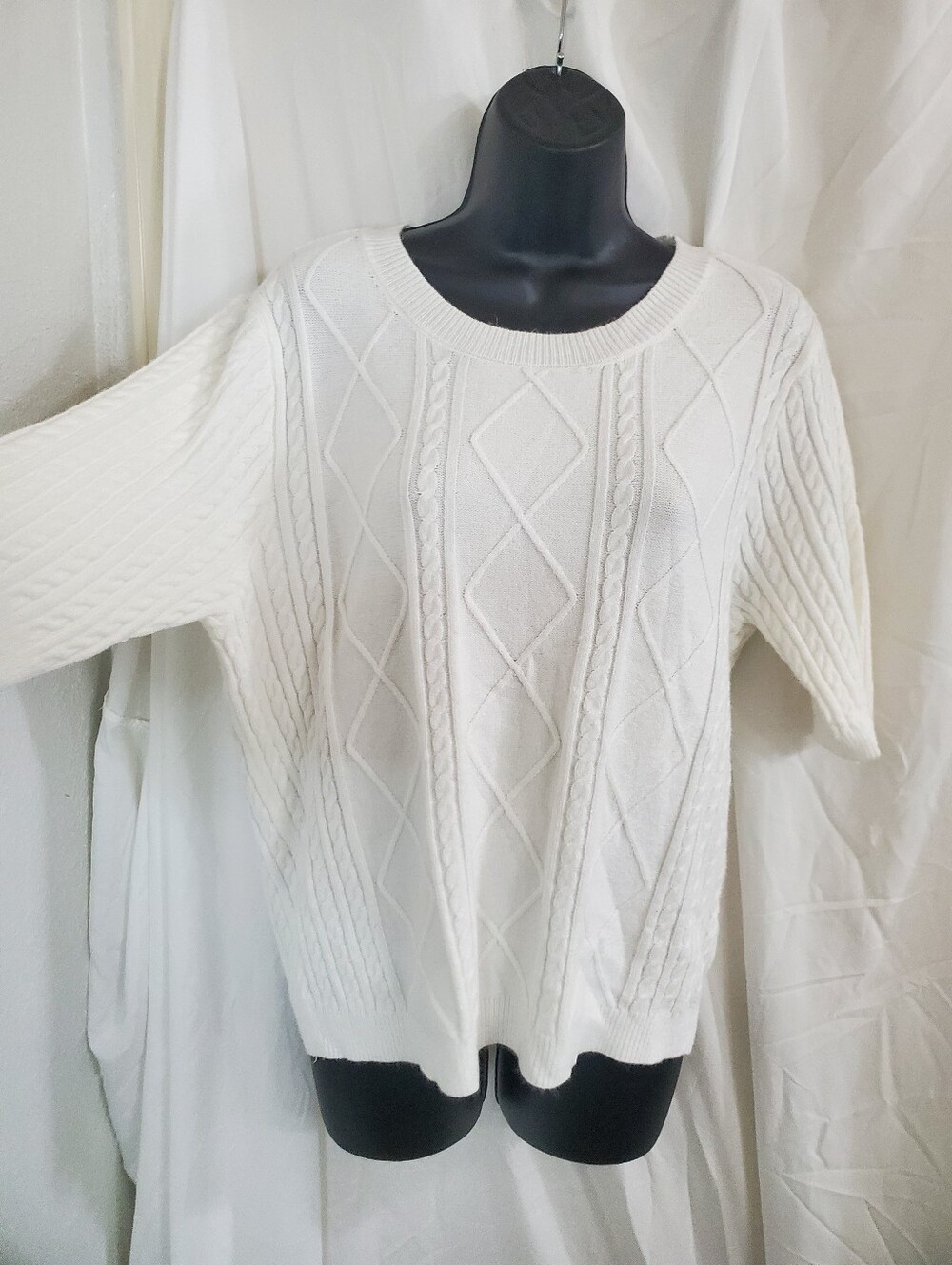 Jessica Simpson ivory white cableknit diamond pattern short sleeve sweater